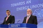 Maroš Šefčovič and Miguel Arias Cañete present the Energy Union plan in Brussels (photo: Europe by Satellite)